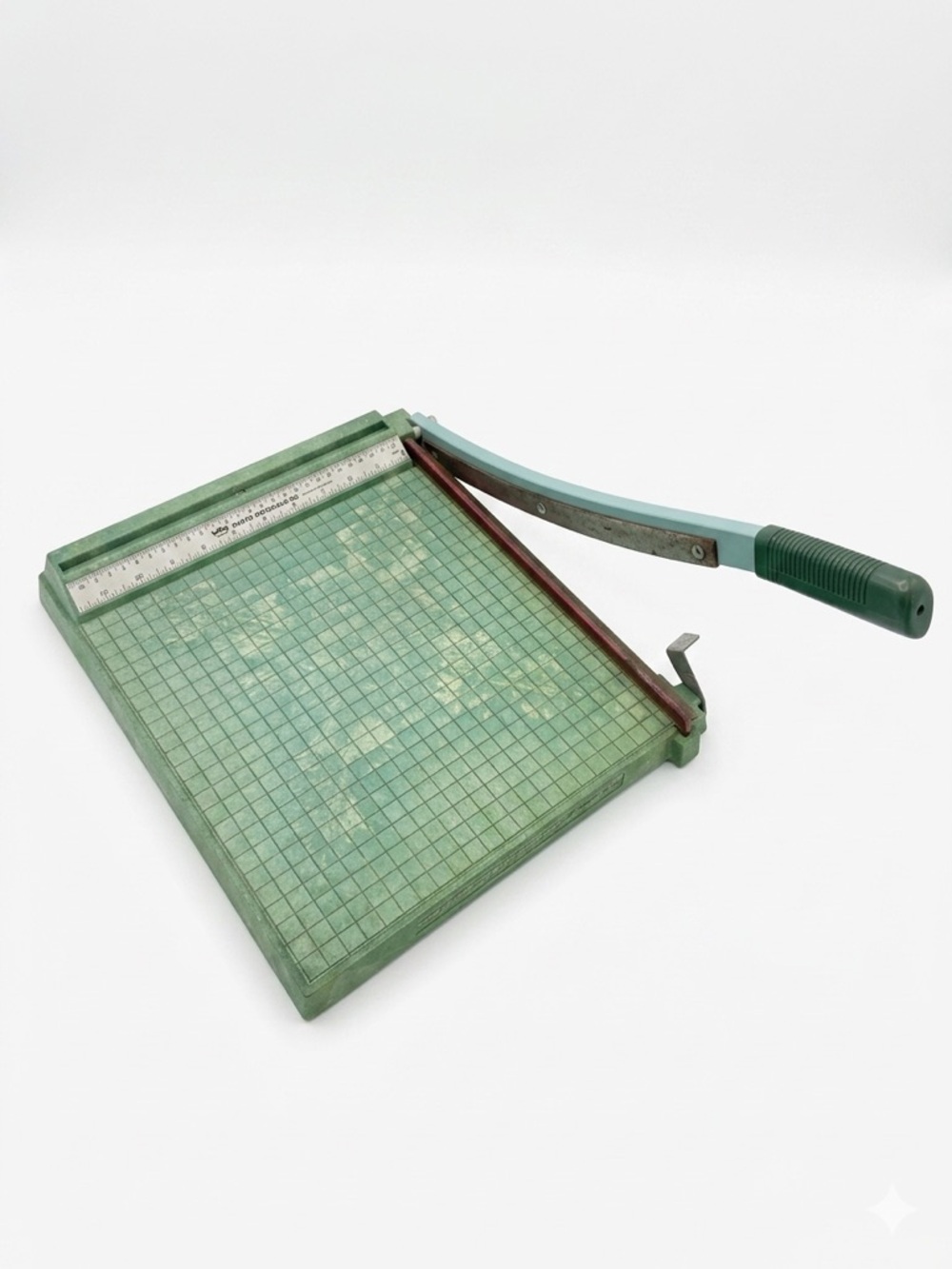 Premier Photo Materials Co. Guillotine Paper and Cardboard Cutter - Picture 2 of 5